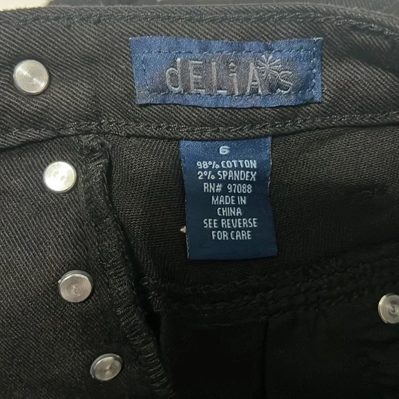 New Delia’s Skylar Black Jeans Short size 6 - Picture 5 of 6